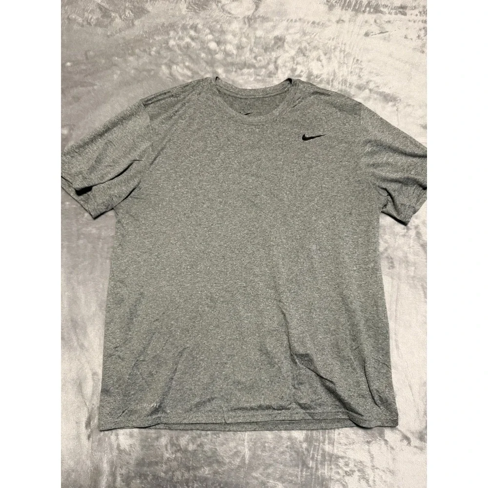 Nike Dri-Fit T-Shirt Mens XL Gray Athletic Cut Performance Short Sleeve Tee